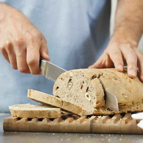 Dinkel-Nuss-Brot Rezept | Küchengötter