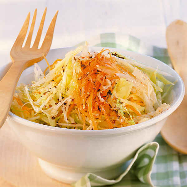 Weißkohlsalat mit Möhren (Cole Slaw) Rezept | Küchengötter