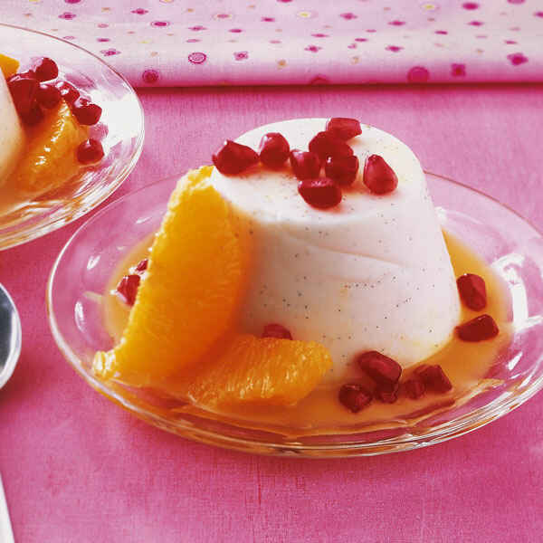 Klassische Panna cotta mit Granatapfel Rezept | Küchengötter