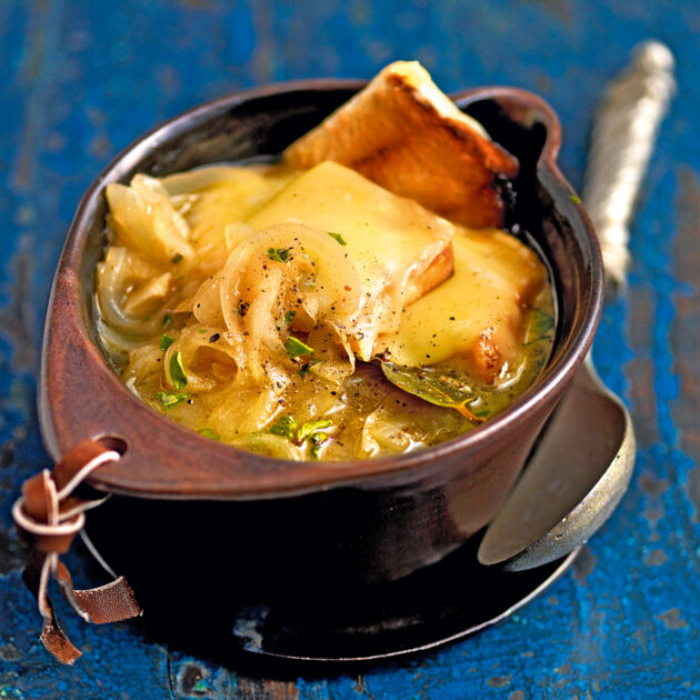 Franzosische Zwiebelsuppe Mit Majoran Und Raclettetoast Rezept Kuchengotter