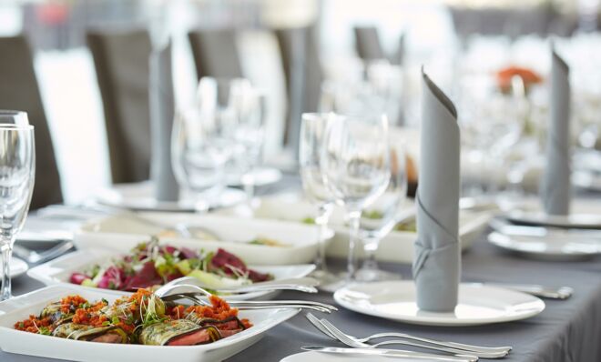 Festliche Hochzeitstafel Festliche Hochzeitstafel