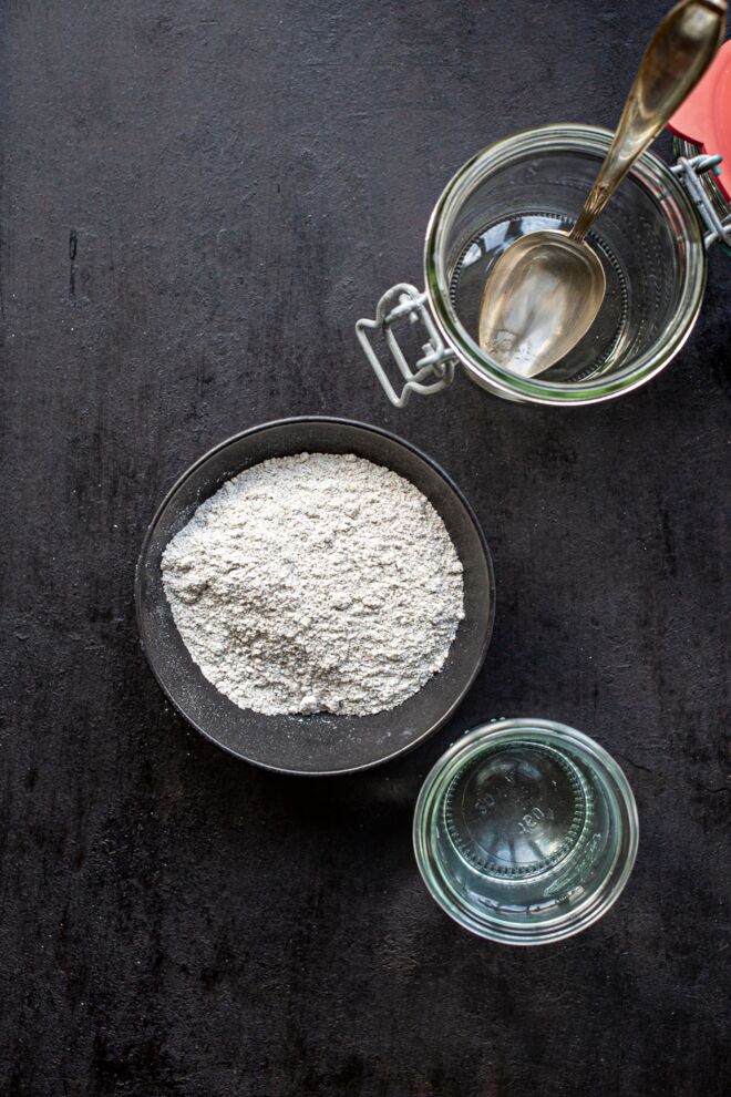 Zutaten Sauerteigansatz Zutaten Sauerteigansatz