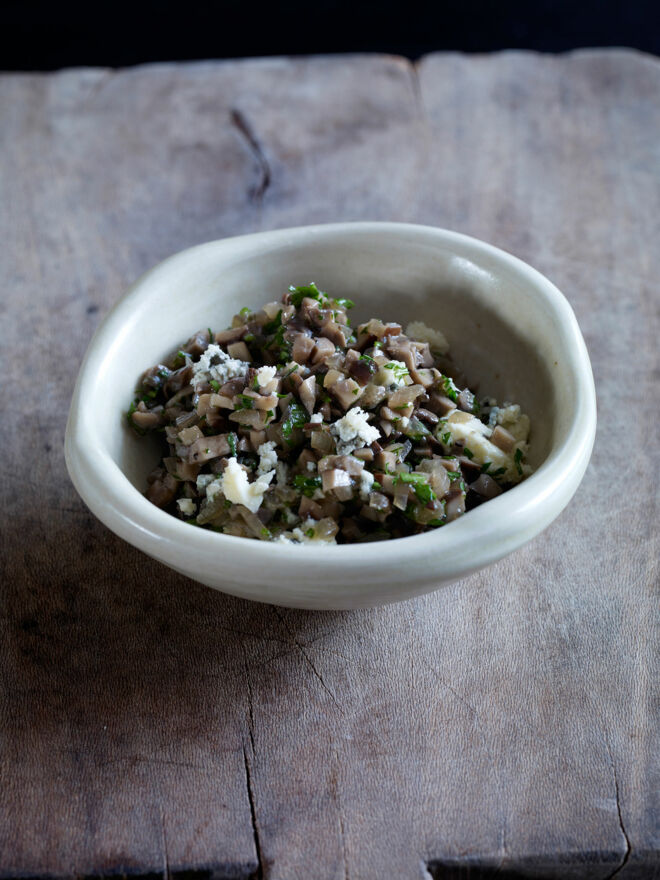 Rezept für Gorgonzola-Pilz-Füllung für selbst gemachte Nudeln Rezept für Gorgonzola-Pilz-Füllung für selbst gemachte Nudeln