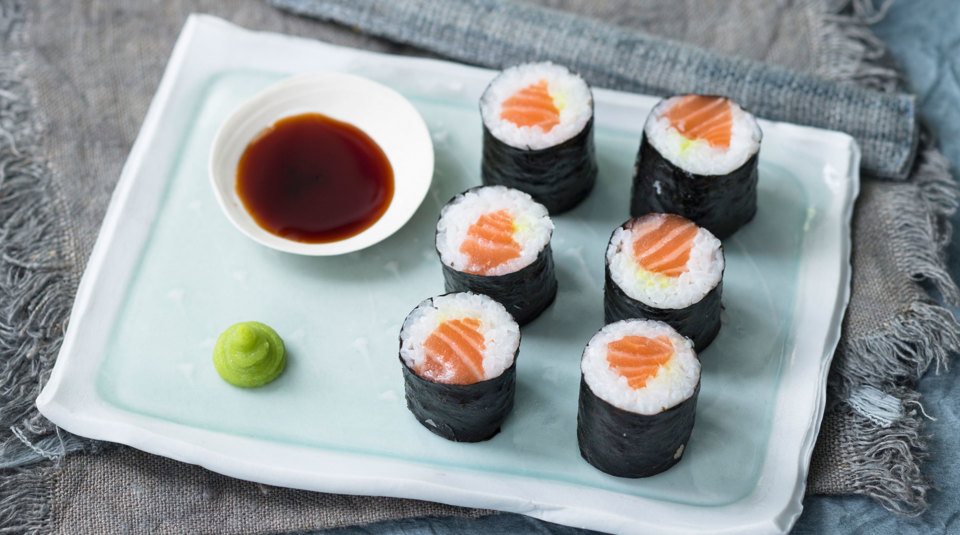 Sushi selber machen: die besten Rezepte für Hoso-Maki, Nigiri, Gunkan ...