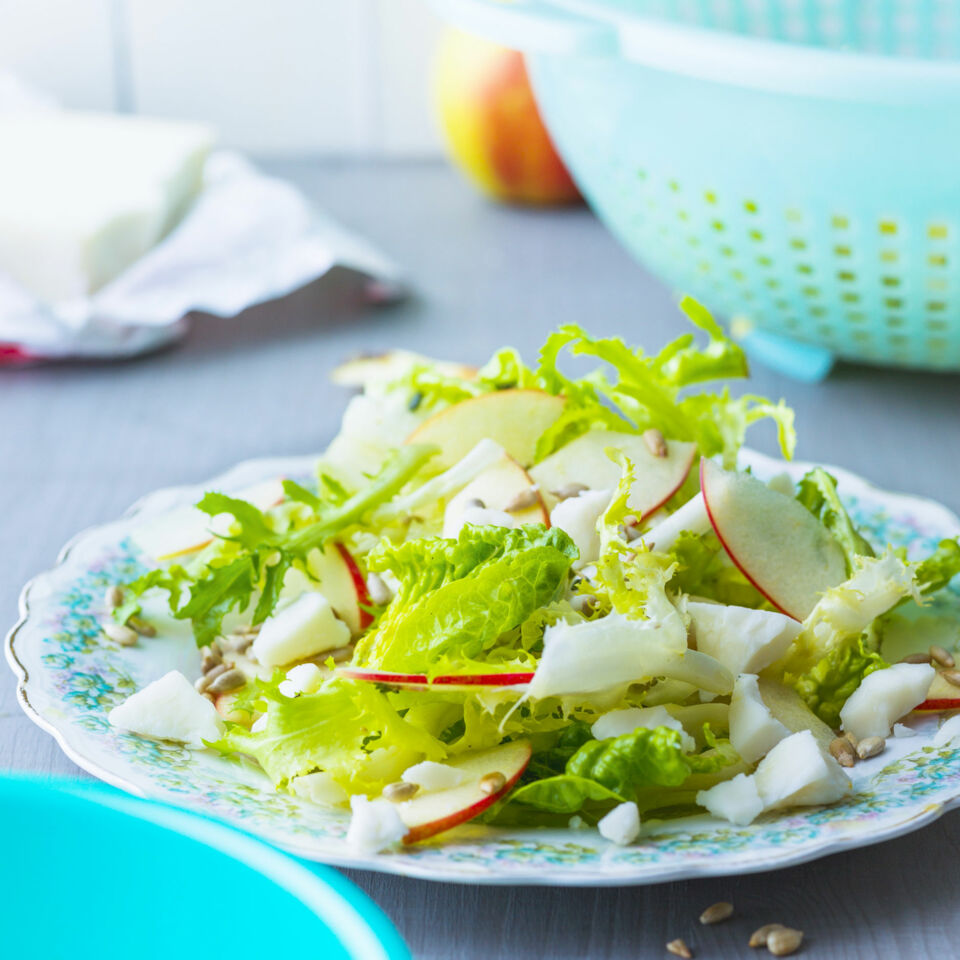 Salat mit Ziegenkäse Rezept | Küchengötter