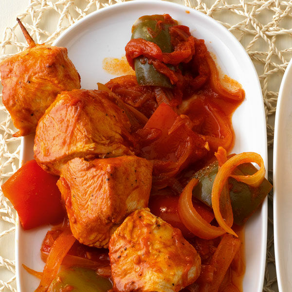 Putenschaschlik in feuriger Paprika-Zwiebel-Sauce Rezept | Küchengötter