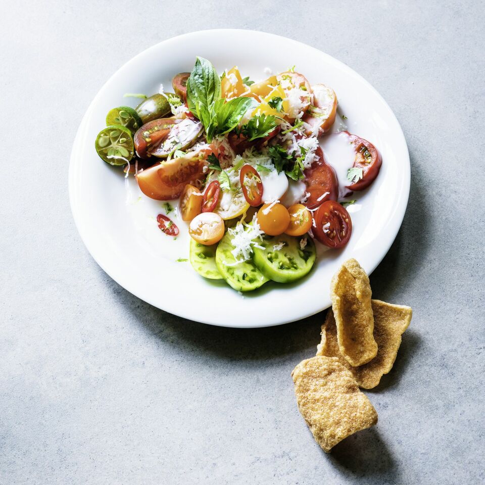 Tomatensalat mit Kokos, Chili und Limette Rezept | Küchengötter