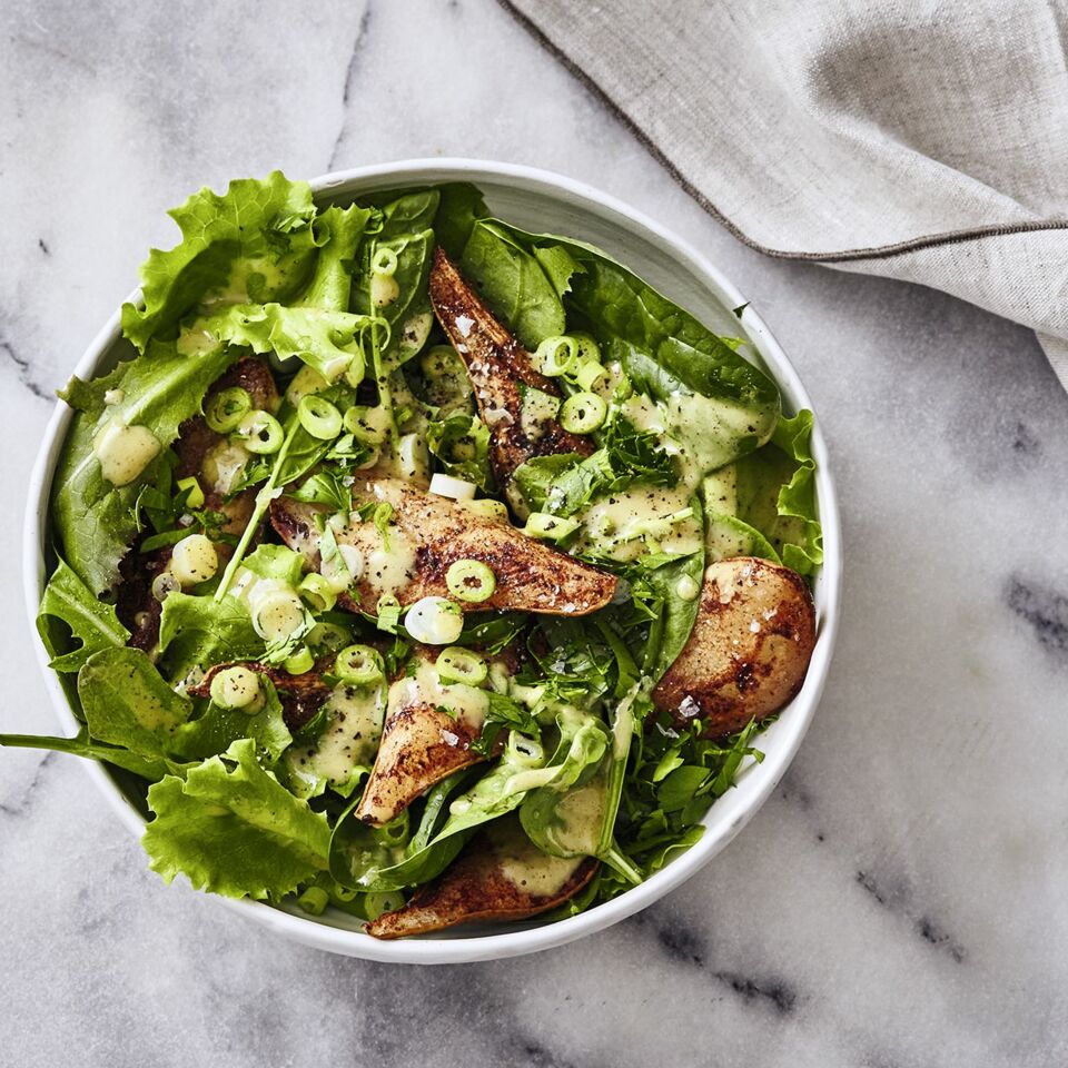 Blattsalat mit Zimtbirnen Rezept | Küchengötter