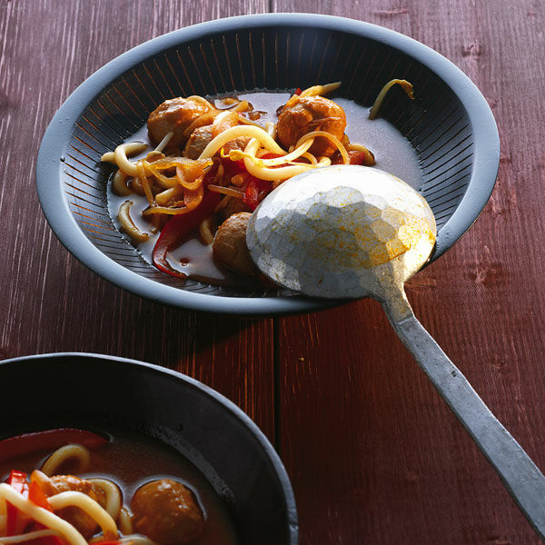 Fleischklösschen-Suppe Rezept | Küchengötter